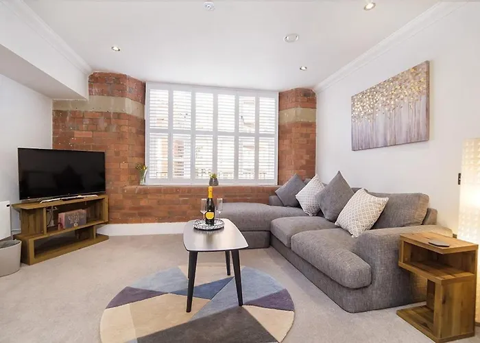 55 Cocoa Suites York, Free Parking Onsite