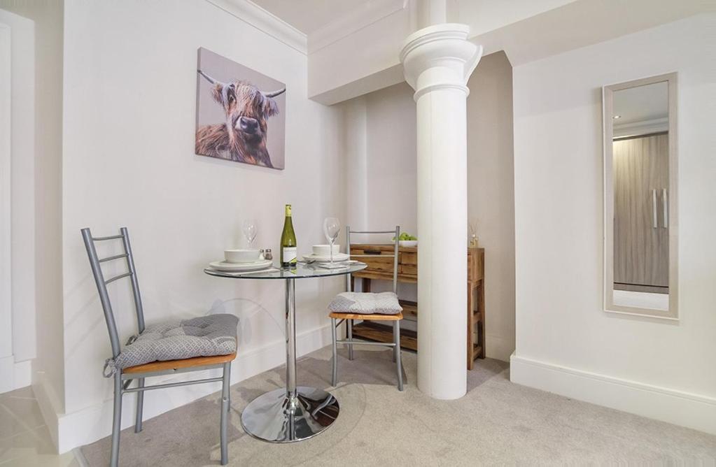 55 Cocoa York, Free Parking Onsite *